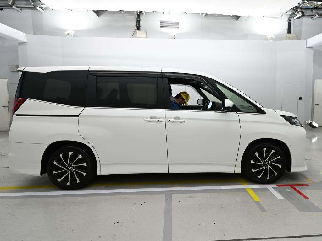Toyota Noah S-Z