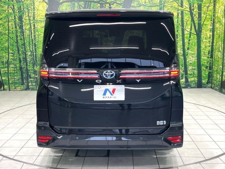 Toyota Voxy S-Z